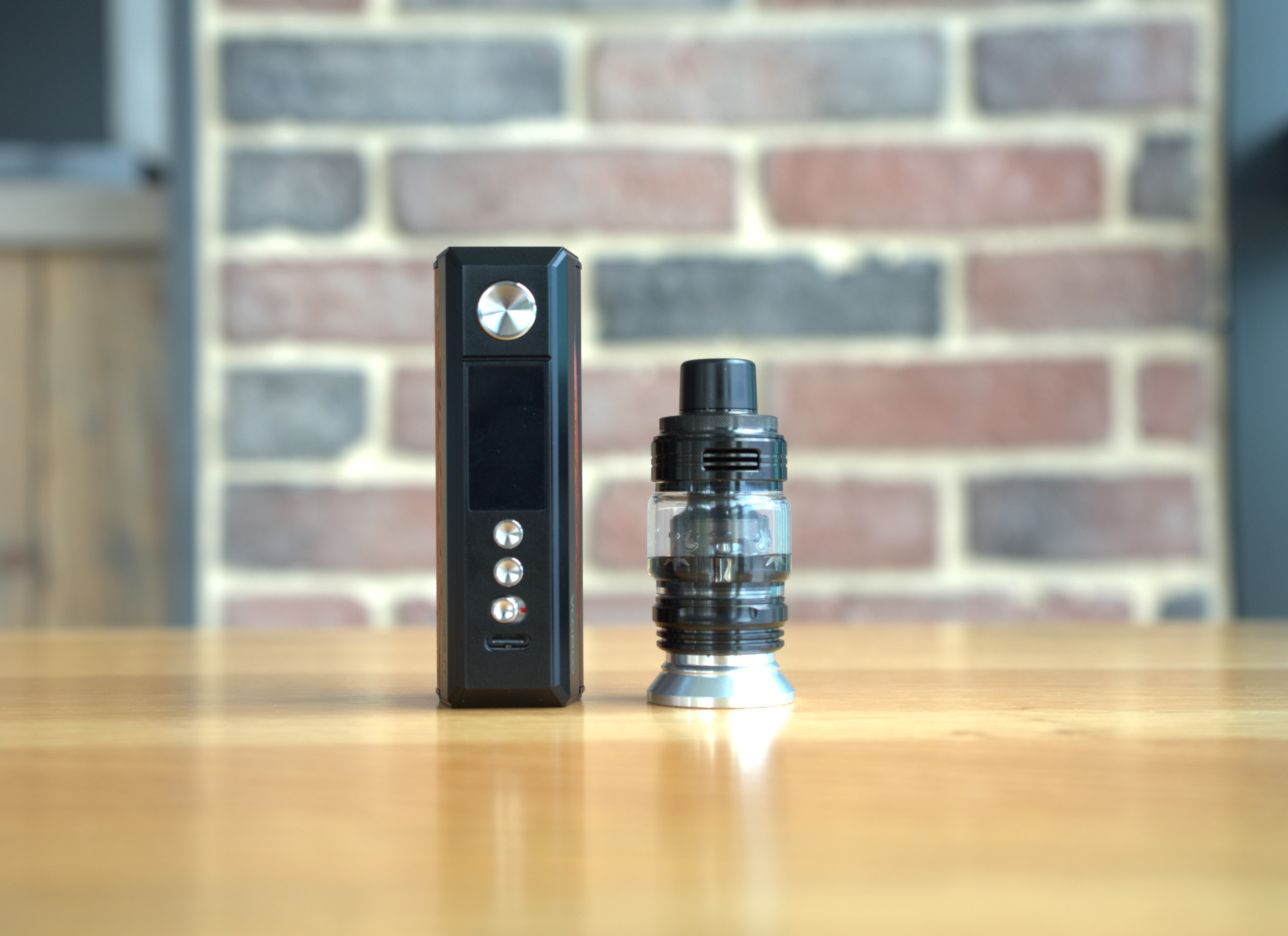 box drag m100s et clearomiseur UForce-L | blog Le Petit Vapoteur